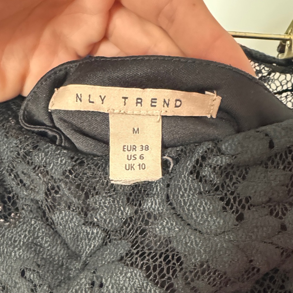 Black Lace Long Sleeve Dress NLY Trend - Picture 2 of 7